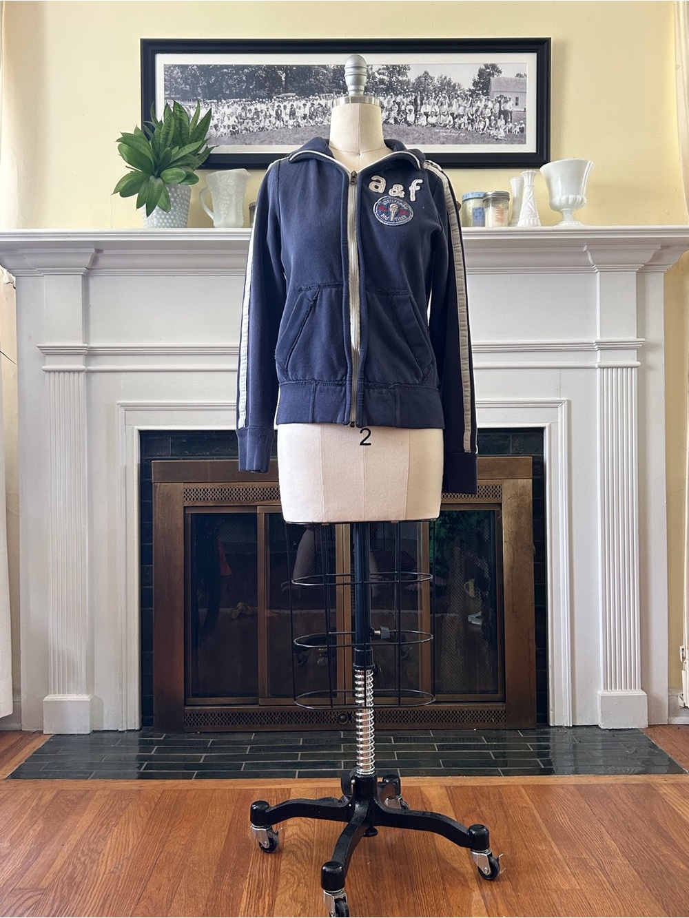 Abercrombie Kids navy zip-up sweatshirt with patches size medium vintage Y2K